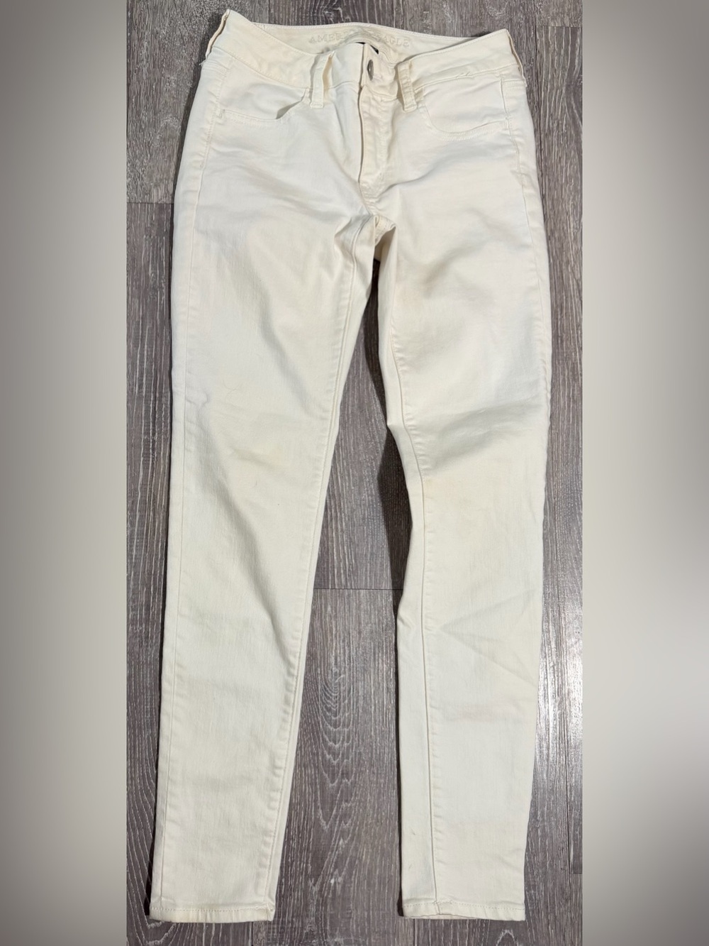 American Eagle Outfitters Cream Skinny Jeans